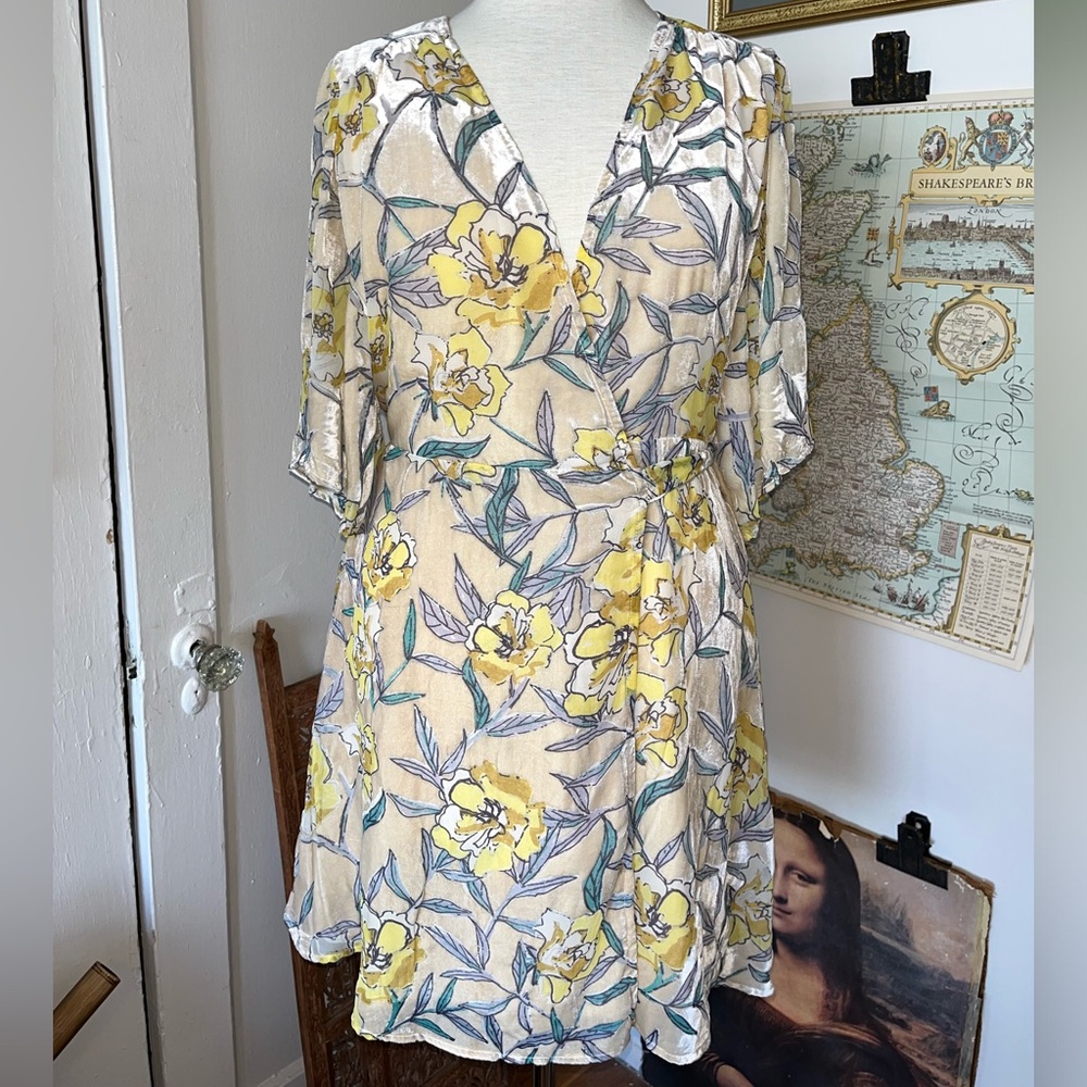 Dress Forum Yellow and White Flutter Sleeve Velvet Wrap Dress